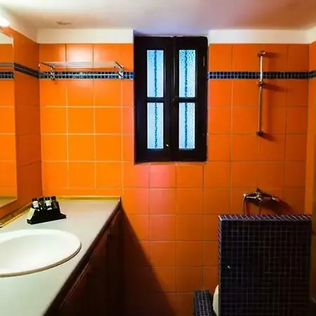 Karnayo Traditional 2* Meyísti